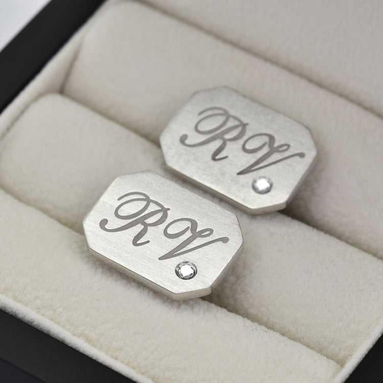 Manžetové gombíky s gravírom a diamantmi 69788