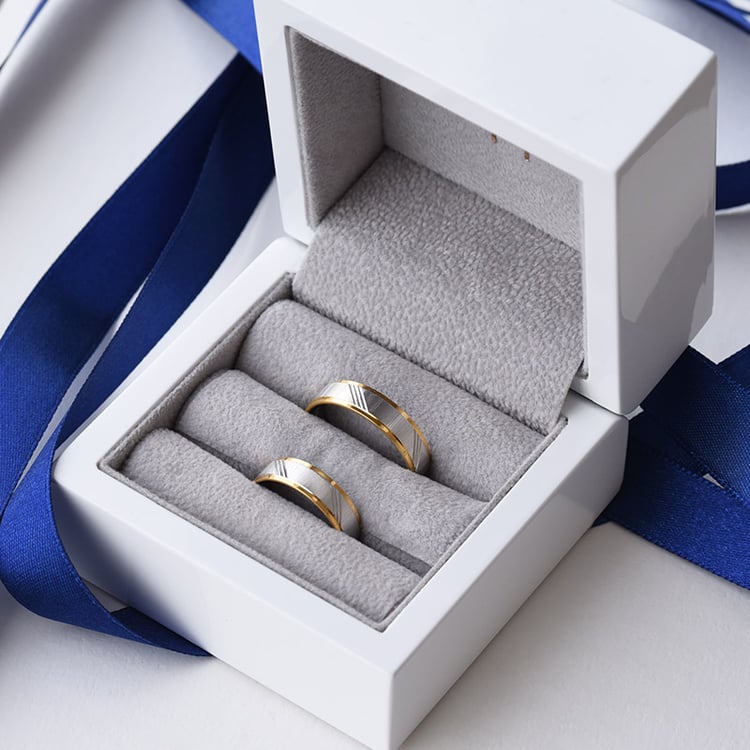 Zlaté snubné prstene se vzorom 77265