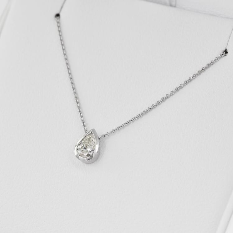 Zlatý náhrdelník s diamantom 31916