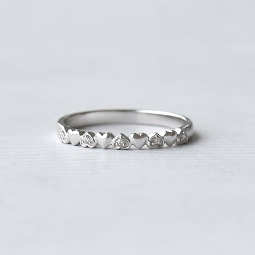 Zlatý eternity prsteň s diamantmi a srdiečkami Mimmen