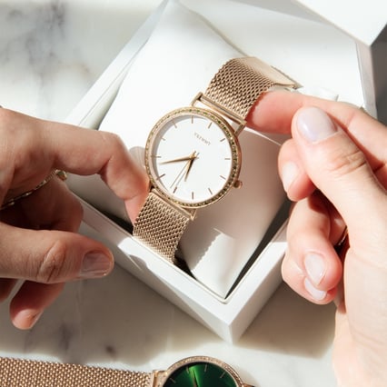 Hodinky s automatickým švajčiarskym strojčekom Artist