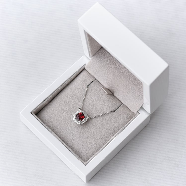 Náhrdelník so spinelom 69292