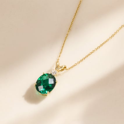 Zlatý prívesok s lab-grown smaragdom Rafiah