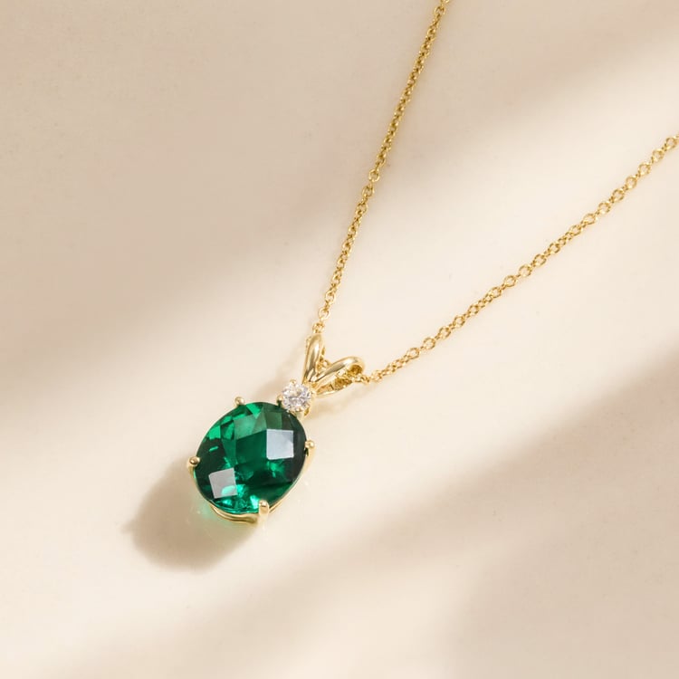 Zlatý prívesok s lab-grown smaragdom Marta 165045