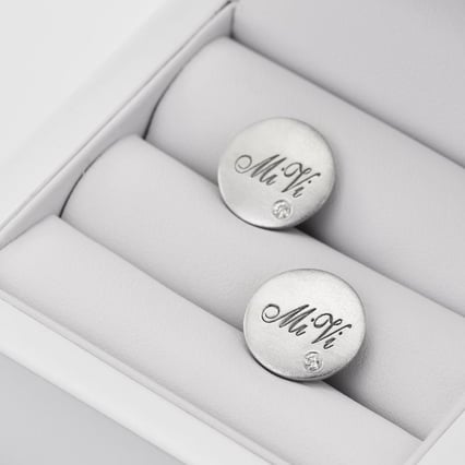 Zlaté manžetové gombíky s gravírom a diamantmi Galaxy