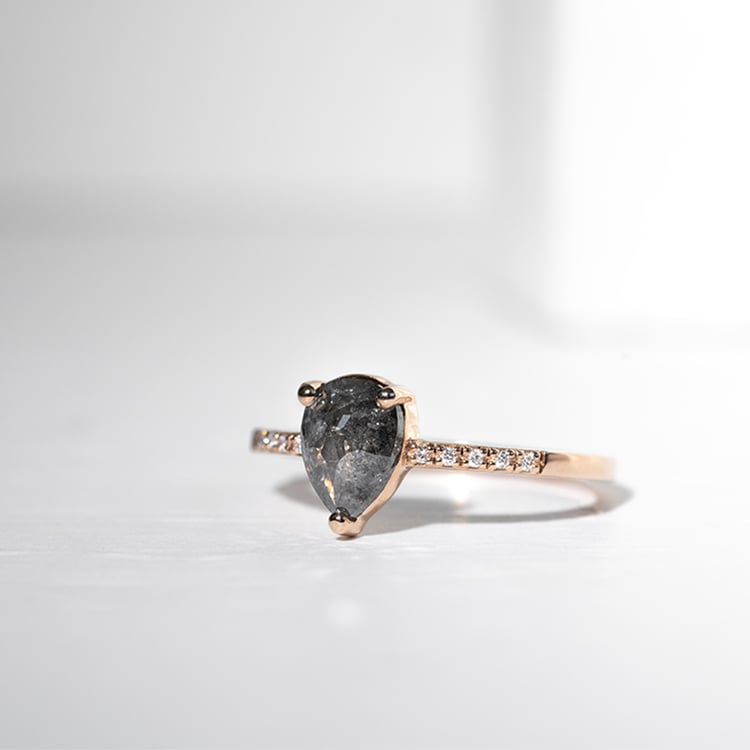 Set prsteňov so salt and pepper diamantom a lab-grown diamantmi Munro 128293