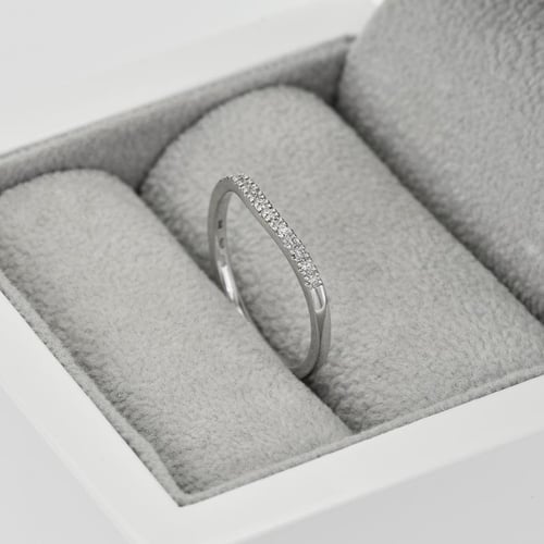 Vykrojený zlatá eternity obrúčka s diamantmi Jola