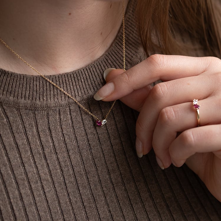 Náhrdelník Toi et Moi s rubínom a lab-grown diamantom Philou 134819