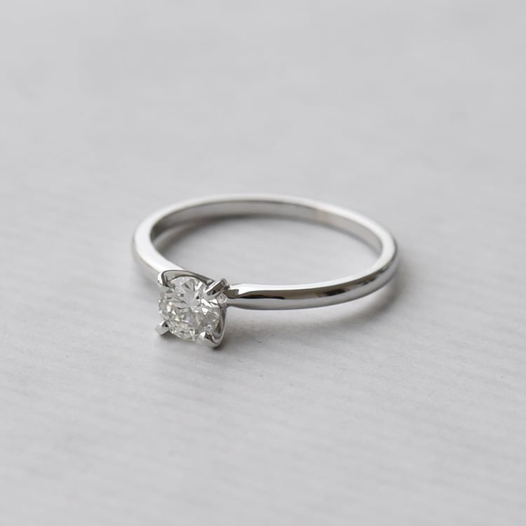 Zásnubný prsteň s moissanitom 72278