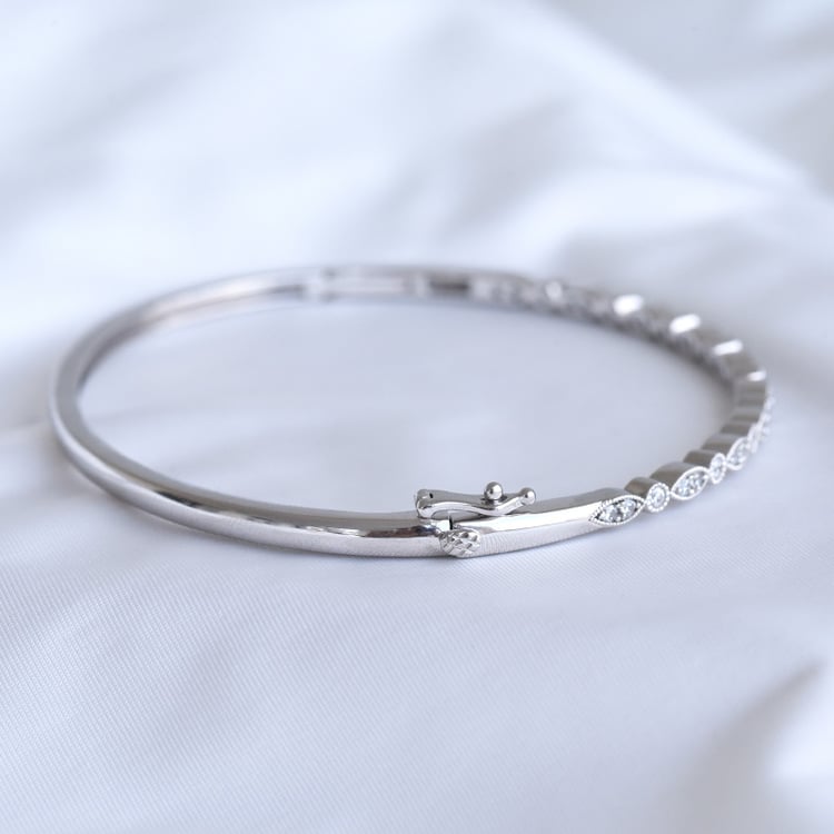 Strieborný náramok s blyšťavými lab-grown diamantmi Cressida 107989