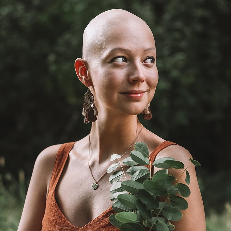 Strieborný pozlátený prívesok z kolekcie #ZaNormalniHolky 45888