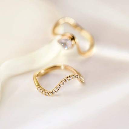 Atypický prsteň s diamantmi May