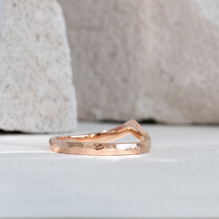 Vykrojená tepaná obrúčka Elnora 122608