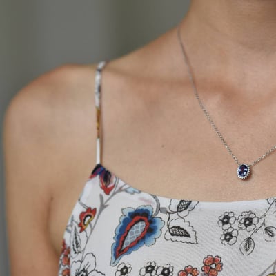 Decentný zlatý náhrdelník