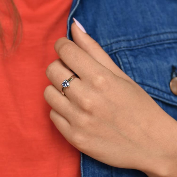 Zlatý zásnubný prsteň s tanzanitovým srdcom 33990