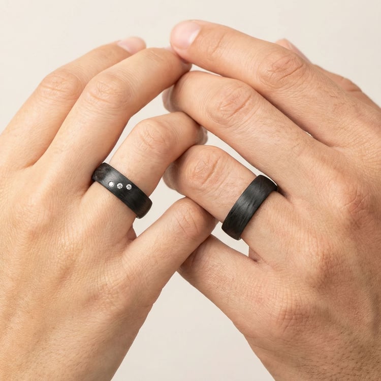 Ploché karbónové svadobné obrúčky s diamantom Jennie 166561