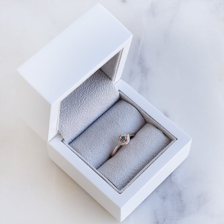 Zásnubný prsteň s diamantom 93455