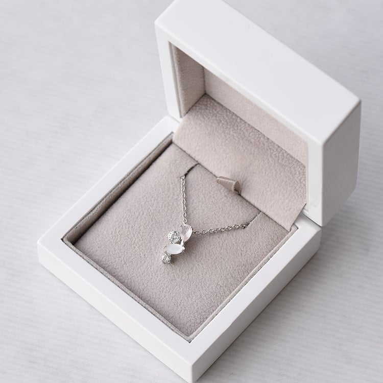 Prívesok s mesačným kameňom, ruženínom a topásmi 72688