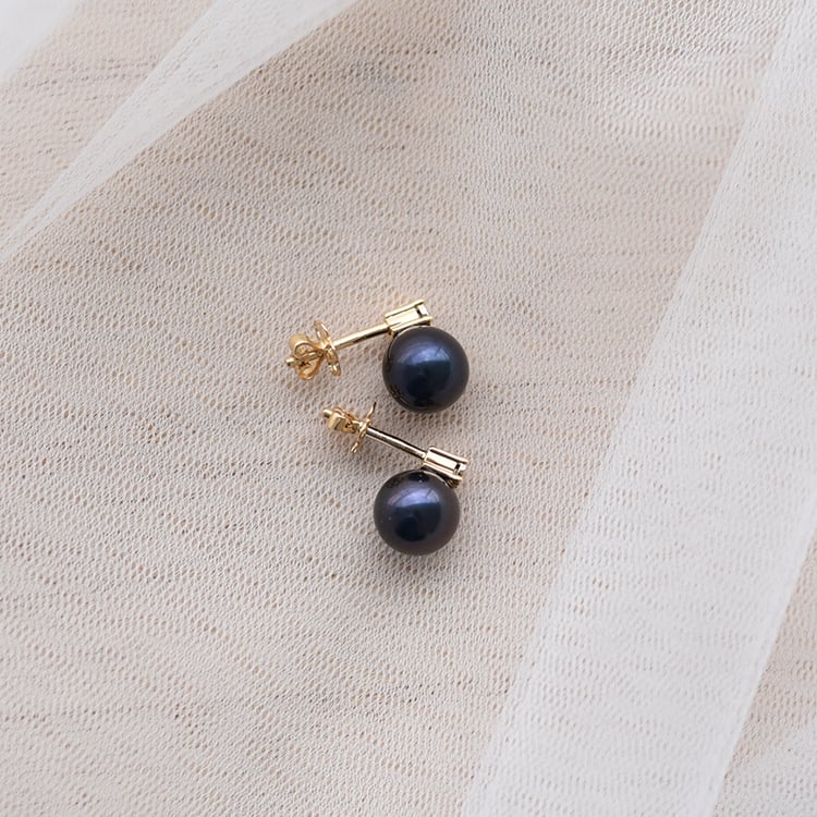 Zlaté náušnice s diamantmi a čiernymi perlami 58519