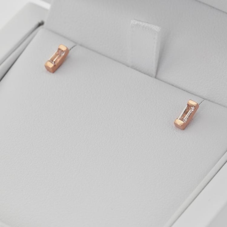 Zlatá kolekcia s baguette bielymi zafírmi 29748