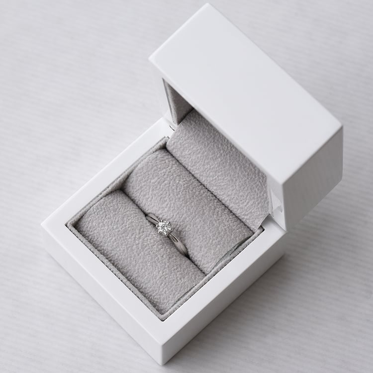 Prsteň s diamantom 73514