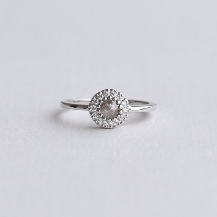 Prsteň zo zlata se salt and pepper diamantom 73722