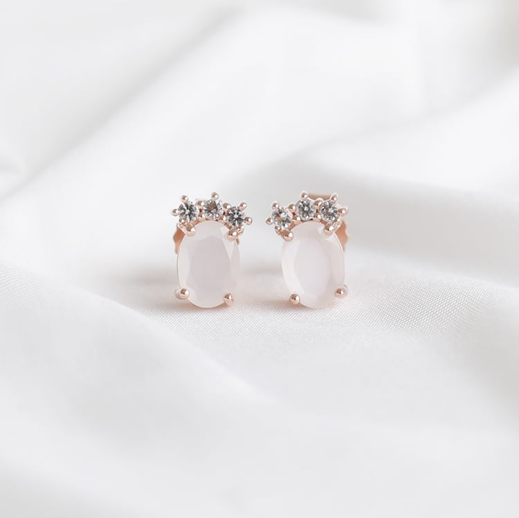 Náušnice z pozláteného striebra s mesačným kameňom 93469