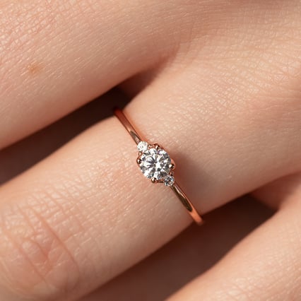 Zásnubný prsteň s lab-grown diamantmi Hye