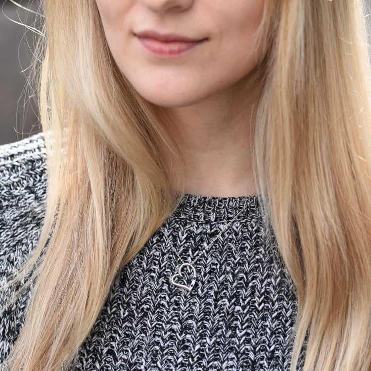 Zlatý náhrdelník srdce so zafírmi a diamantom 48918