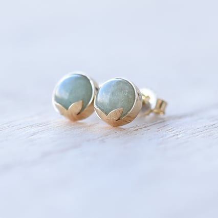 Zlaté náušnice s cabochon avanturínmi Greta