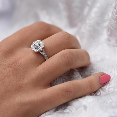 Extravagantný halo zásnubný prsteň s lab-grown diamantmi Giannes