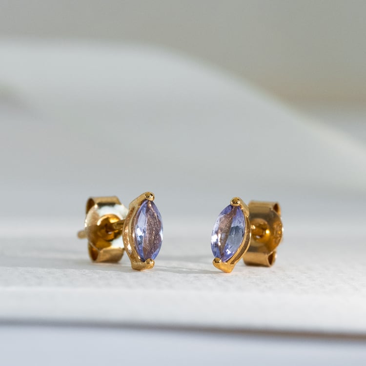 Minimalistické strieborné náušnice s tanzanitmi Sistine 118767