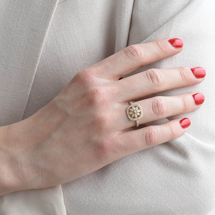 Zlatý prsteň s kvetom 93443