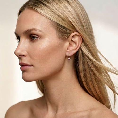 Očarujúce strieborné náušnice s rubínmi a lab-grown diamantmi Donna