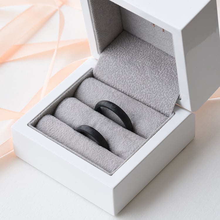 Pologuľaté karbonové prstene 77396