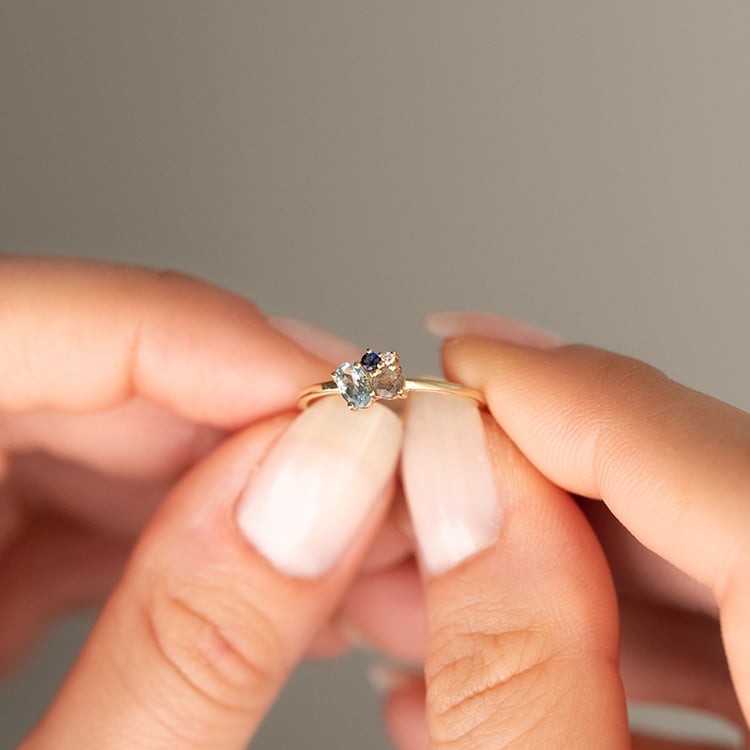 Cluster prsteň s akvamarínom, labradoritom, zafírom a diamantom Merche 145086