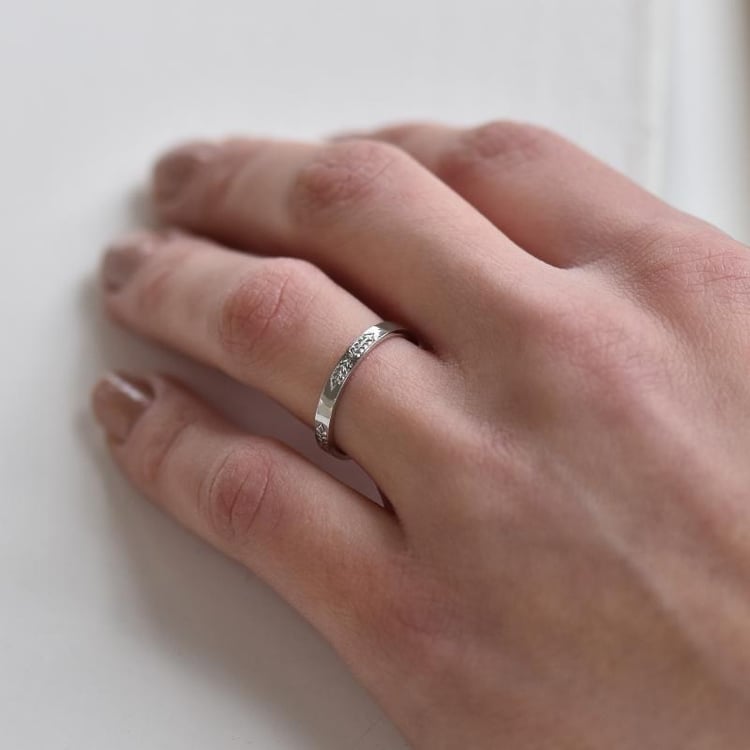 Svadobný prsteň z platiny 69078