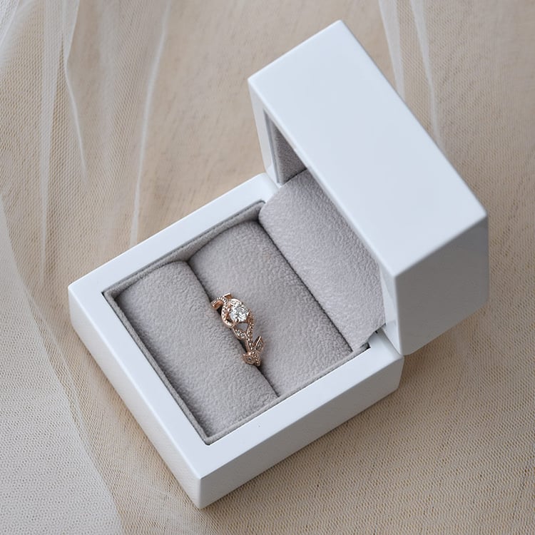 Prsteň s diamantmi 75532