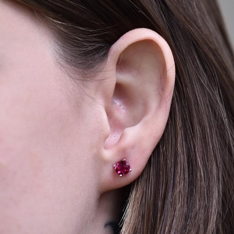 Napichovacie náušnice s 2.00ct rubínmi Cache 14164