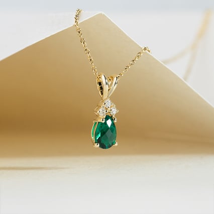 Smaragdová slza v zlatom prívesku s diamantmi Erikka