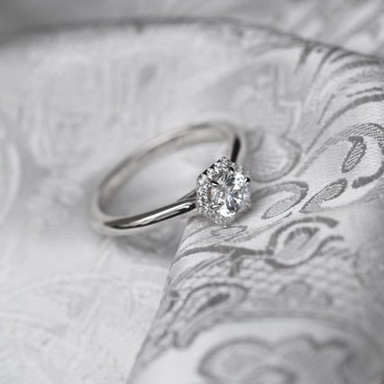 Halo prsteň s lab-grown diamantmi Ulyssa