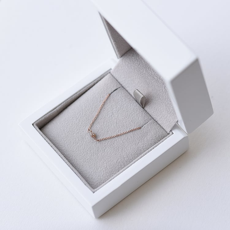 Náramok s červenou diamantovou kockou 62261