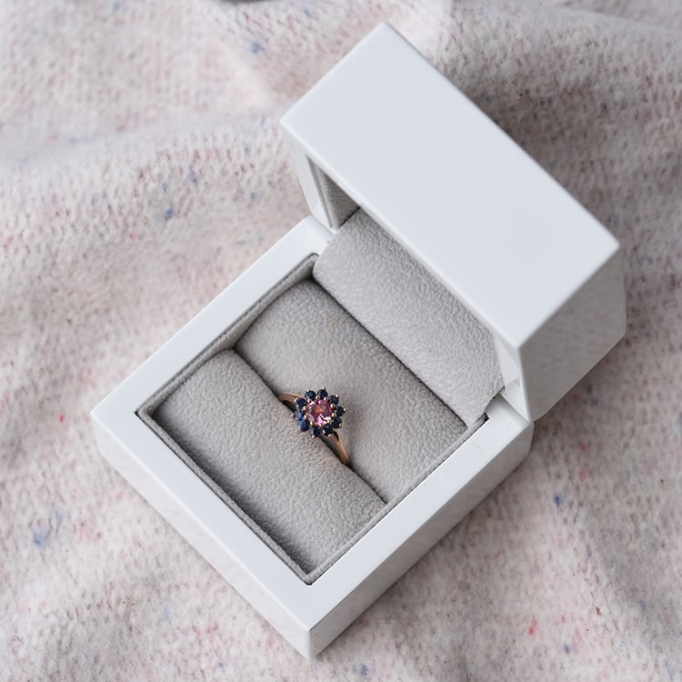 Prsteň s turmalínom a zafírmi 63044