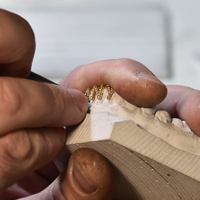 Osadzovanie spodných grillz