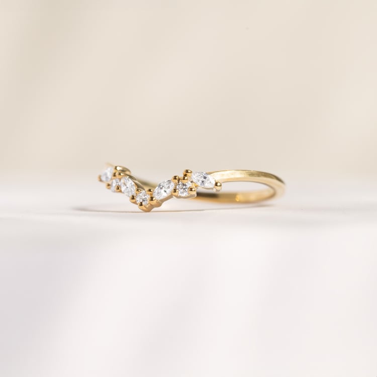 Vykrojený prsteň s round a marquise diamantmi Fiachri 142977