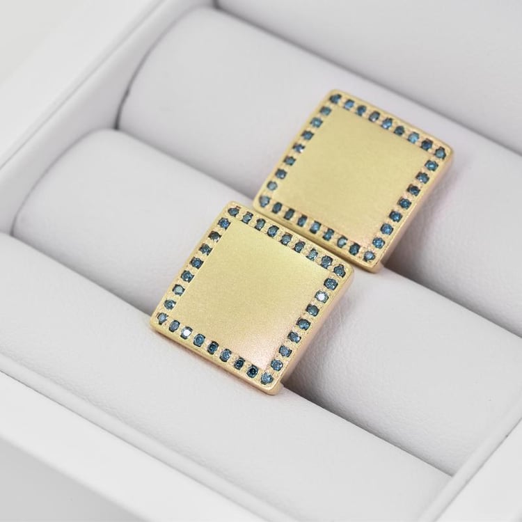 Štvorcové manžetové gombíky zo žltého zlata s modrými diamantmi Seldon 9092