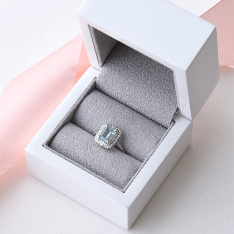 Zlatý prsteň s akvamarínom a diamantmi 78399