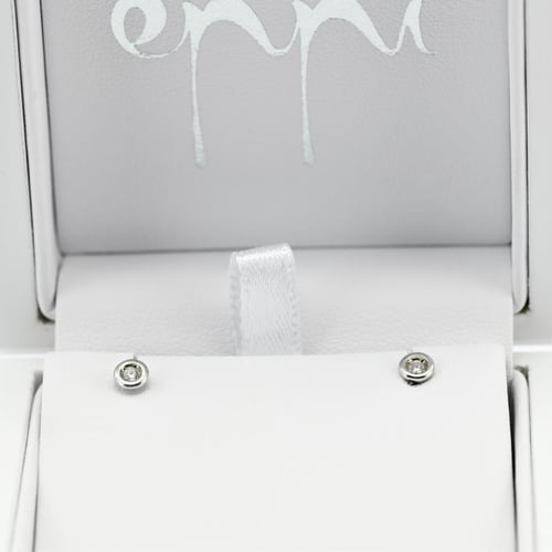Bezel napichovacie náušnice s 0.06ct diamantmi Jecelyn