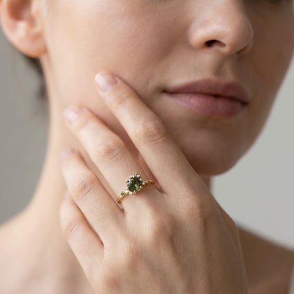 Cluster rozvodový prsteň s vltavínom, zafírom a diamantmi John