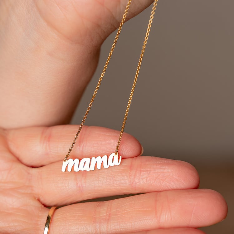 Strieborný náhrdelník s nápisom Mama 118303